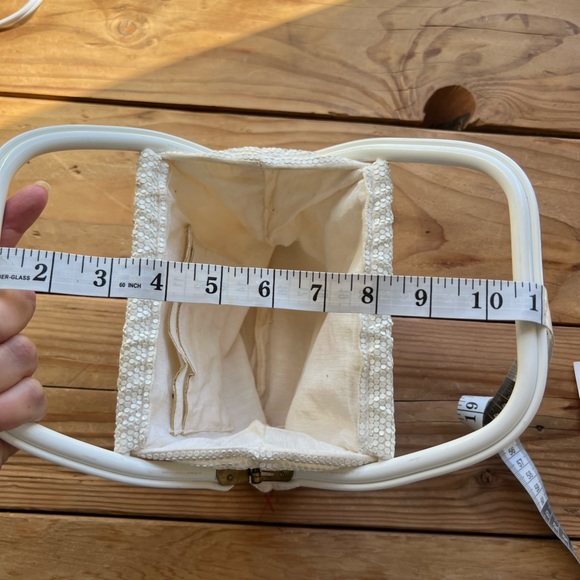 White Vintage Mech Cloth Clutch - Picture 5 of 11